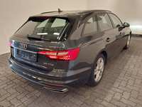 Pogled od pozadi desno