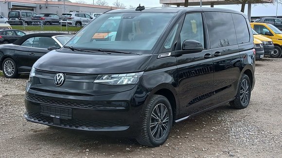 Skats no kreisās puses priekšā