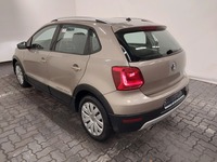 Pogled od pozadi levo