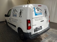 Vue de l’arrière gauche