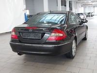 Vue de l’arrière droit