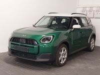 Pogled od napred levo