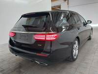 Widok z tyłu po stronie prawej