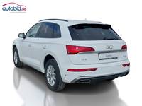 Skats no kreisās puses aizmugurē