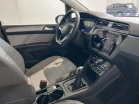 Вид на салон