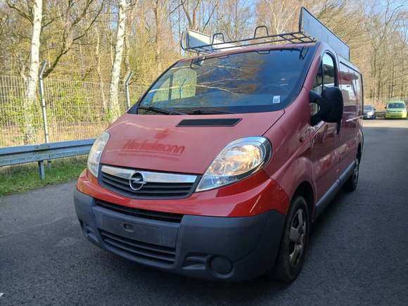 Вид спереди слева