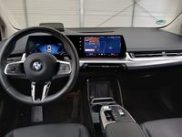 Вид на салон