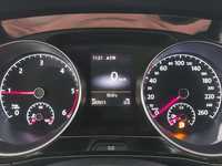 Pohled na přístrojovou desku