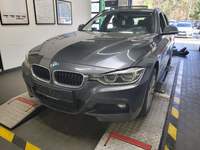 Skats no kreisās puses priekšā