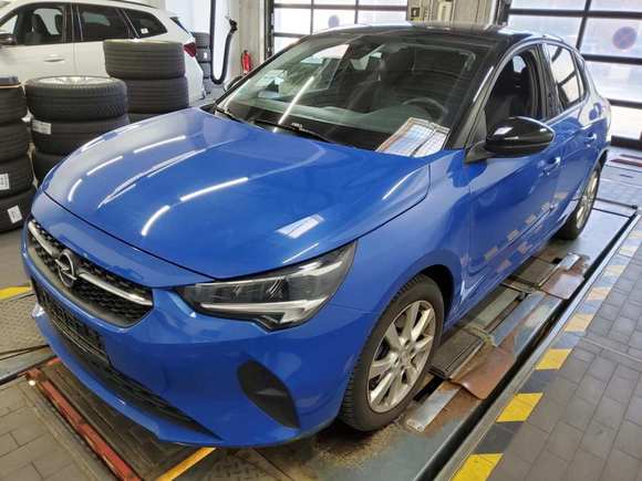 Skats no kreisās puses priekšā