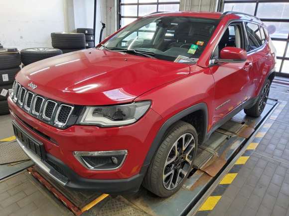 Skats no kreisās puses priekšā