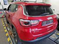 Skats no kreisās puses aizmugurē