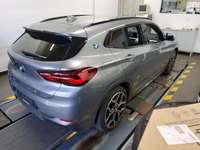 Skats no labās puses aizmugurē