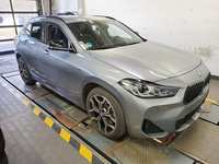 Skats no labās puses priekšā