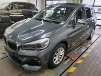 Skats no kreisās puses priekšā