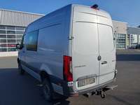 Vue de l’arrière gauche