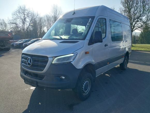 Vue de l’avant gauche