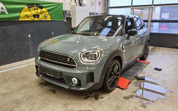 Skats no kreisās puses priekšā