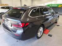 Skats no labās puses aizmugurē