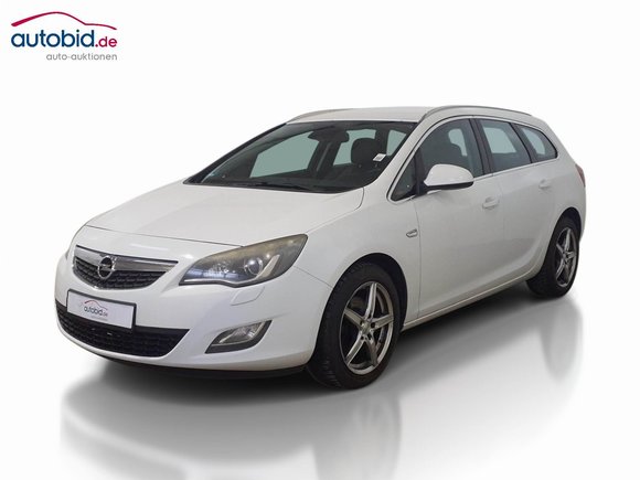 Skats no kreisās puses priekšā