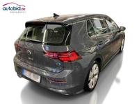 Skats no labās puses aizmugurē