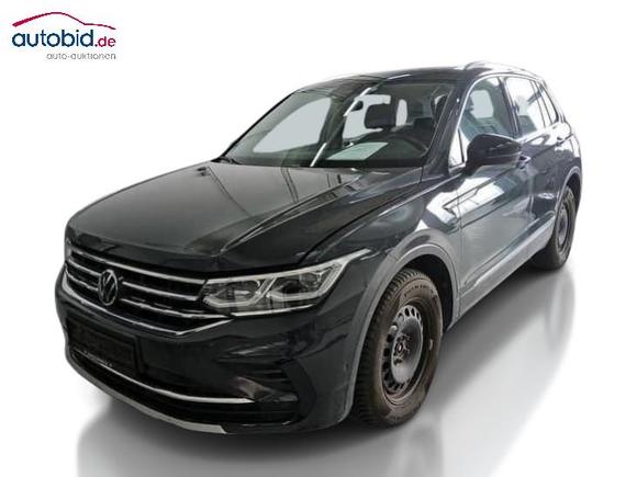 Skats no kreisās puses priekšā