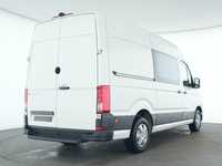 Skats no labās puses aizmugurē