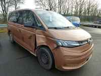 Skats no labās puses priekšā