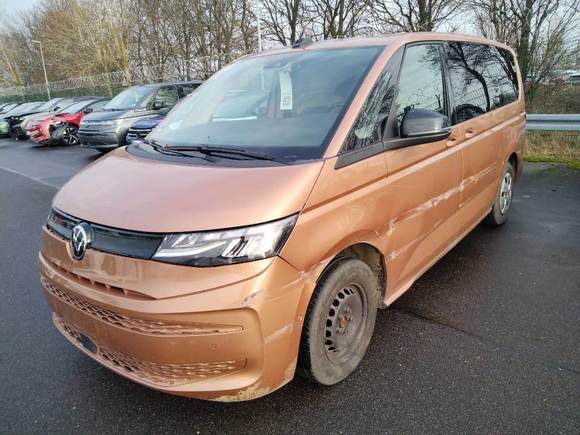 Skats no kreisās puses priekšā