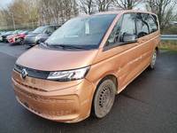 Skats no kreisās puses priekšā