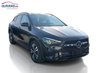 Pogled sprijeda desno