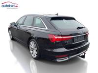 Skats no kreisās puses aizmugurē