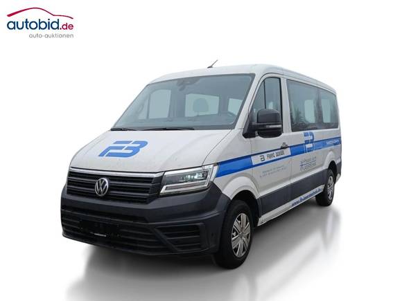 Skats no kreisās puses priekšā