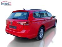 Skats no labās puses aizmugurē