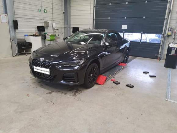 Skats no kreisās puses priekšā