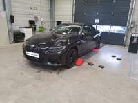 Skats no kreisās puses priekšā