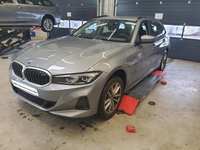 Skats no kreisās puses priekšā