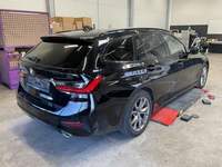 Skats no labās puses aizmugurē