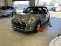 Skats no kreisās puses priekšā