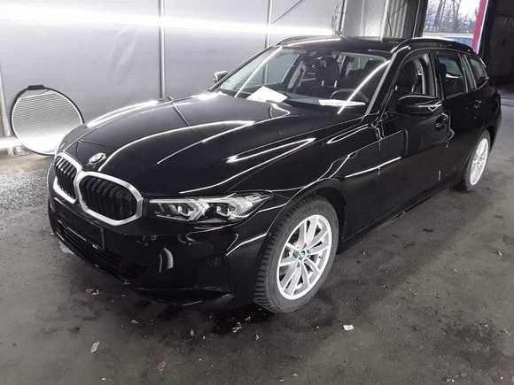 Skats no kreisās puses priekšā