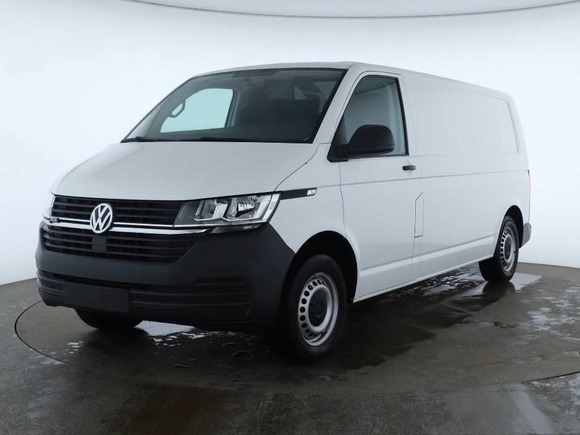 Skats no kreisās puses priekšā