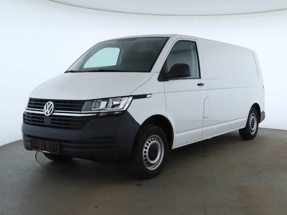 Skats no kreisās puses priekšā