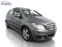 Pogled sprijeda desno