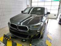 Skats no kreisās puses priekšā