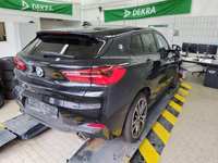 Skats no labās puses aizmugurē