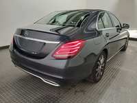 Vue de l’arrière droit