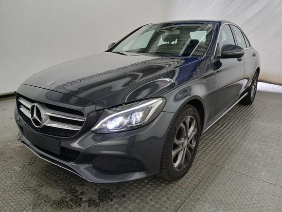 Pogled od napred levo