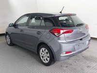 Vaade tagant vasakult