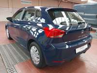 Vue de l’arrière gauche