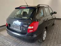 Изглед отзад отдясно